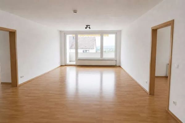 Immobilie in Fröndenberg/Ruhr - Tolle ca. 99 qm Etagenwohnung mit 2 Loggien - Bild 1
