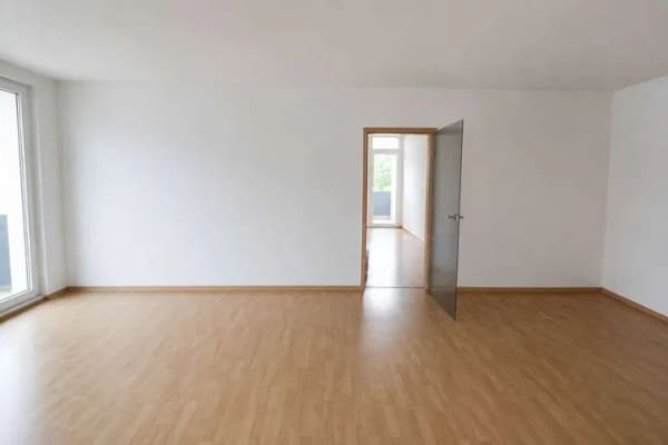 Immobilie in Fröndenberg/Ruhr - Tolle ca. 99 qm Etagenwohnung mit 2 Loggien - Bild 3