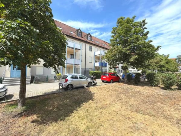 Immobilie in Leegebruch - Freie 1 Zi. Wohnung (WEG) inkl. Einbauküche, Balkon und Pkw-Stellplatz zu verkaufen! - Bild 1