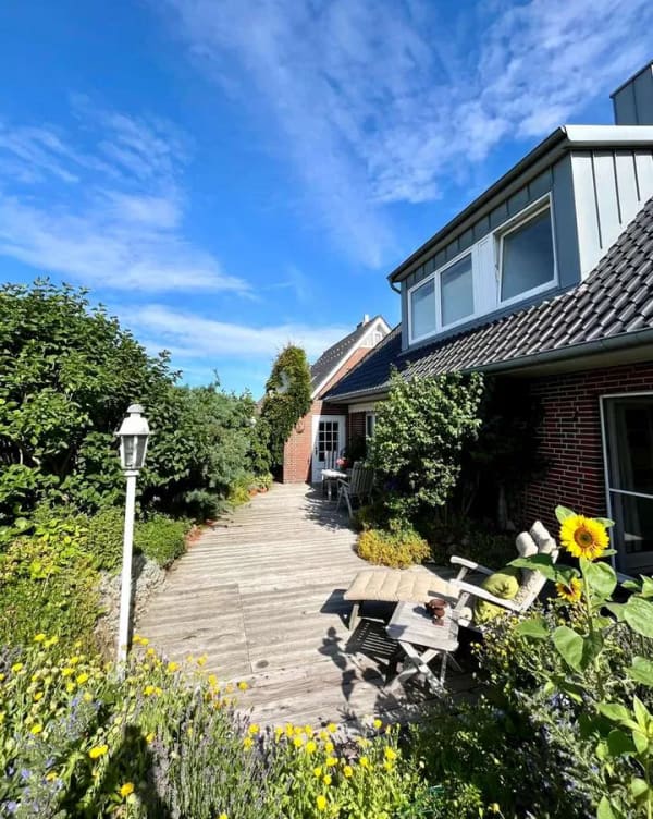 Immobilie in Alkersum - Insel Föhr  Lichtdurchflutetes saniertes Zweigenerationenhaus mit Garage und Garten in ruhiger Lage - Bild 4