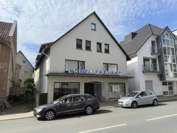 Immobilie in Bad Pyrmont - großzügiges zentrales Mehrgenerationenhaus mit Ladenlokal - Bild 0