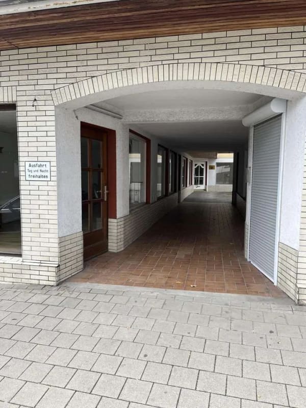 Immobilie in Bad Pyrmont - großzügiges zentrales Mehrgenerationenhaus mit Ladenlokal - Bild 1