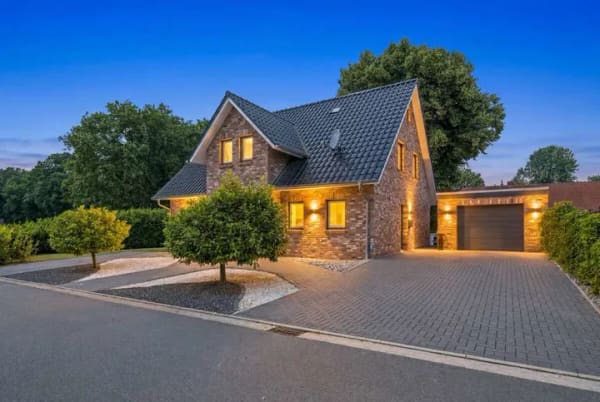 Immobilie in Holtland - Modernes Einfamilienhaus mit hochwertiger Ausstattung auf großzügigem Eigentumsgrundstück - Bild 2