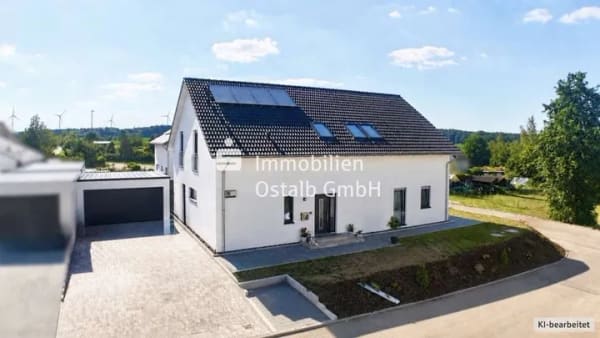 Immobilie in Ellenberg - Familienglück trifft auf Energieeffizienz – Neubau aus 2022 mit Einliegerwohnung - Bild 0