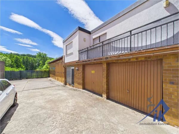Immobilie in Contwig - IK | Contwig: Attraktive DHH mit 3 Wohneinheiten und Doppelgarage und  Halle in guter Lage - Bild 1