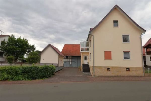 Immobilie in Berkatal - Ein Zuhause mit Charme, Platz und unzähligen Möglichkeiten: Großzügiges Ein- bis Zweifamilienhaus - Bild 2