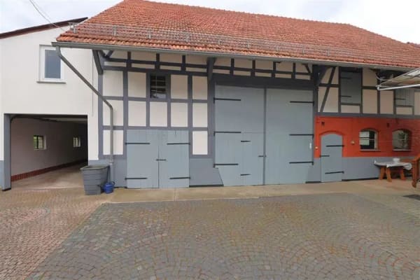 Immobilie in Berkatal - Ein Zuhause mit Charme, Platz und unzähligen Möglichkeiten: Großzügiges Ein- bis Zweifamilienhaus - Bild 3