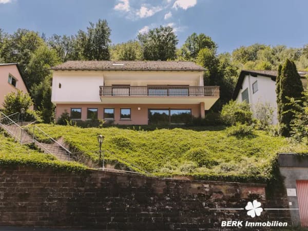 Immobilie in Waldaschaff - BERK Immobilien - Großzügiges Einfamilienhaus mit Einliegerwohnung in Waldaschaff - Bild 1