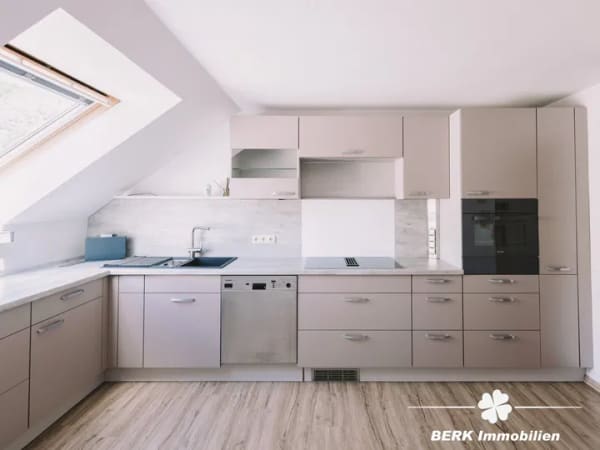 Immobilie in Waldaschaff - BERK Immobilien - Großzügiges Einfamilienhaus mit Einliegerwohnung in Waldaschaff - Bild 4