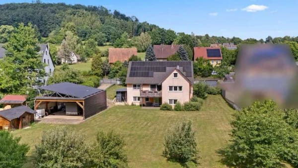 Immobilie in Simmelsdorf - Raumwunder! Energieeffizientes Einfamilienhaus mit traumhaftem Grundstück in ruhiger Lage - Bild 1