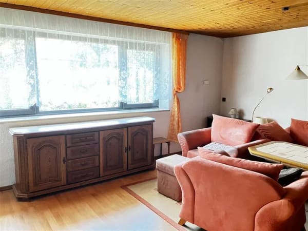 Immobilie in Eitensheim - Familienfreundlich wohnen: EFH mit großer Dachterrasse, Kachelofen und Top-Anbindung in Eitensheim - Bild 3