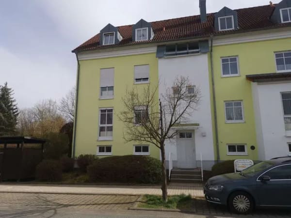 Immobilie in Netzschkau - Vermietete 2-Zimmer-Eigentumswohnung mit Balkon und Stellplatz - Bild 0