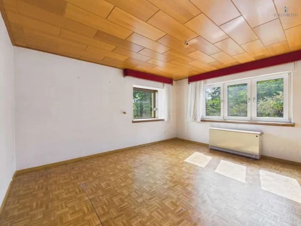 Immobilie in Dannenfels - **Gemütliches EFH mit viel Abstellfläche, Garage & guter Raumaufteilung - viel Potenzial!** - Bild 4