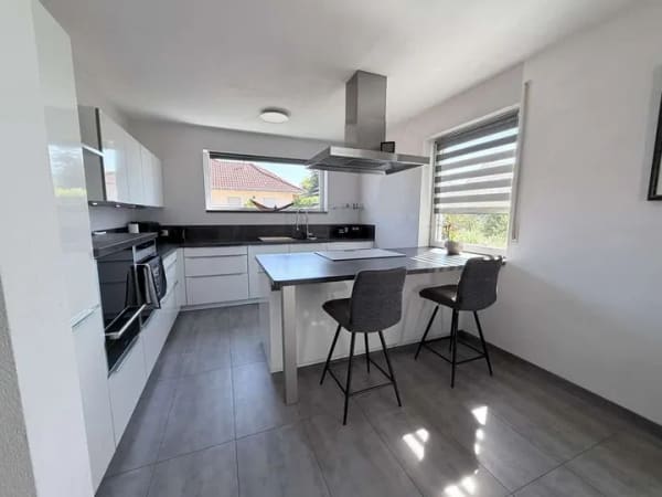 Immobilie in Hördt - Modernes Einfamilienhaus mit PV-Anlage, Kamin, Klimaanlage und traumhaftem Garten in Hördt - Bild 3