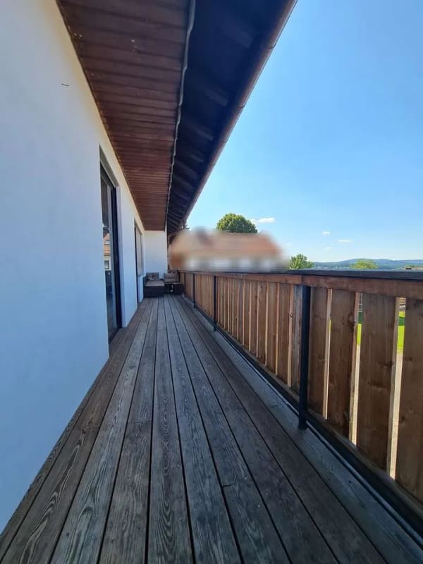 Immobilie in Rinchnach - Top Chance! Haus für`s Herz! 
DHH mit Garage, in toller Wohnlage und viel Platz für die Familie. - Bild 1