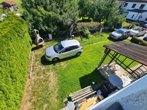 Immobilie in Rinchnach - Top Chance! Haus für`s Herz! 
DHH mit Garage, in toller Wohnlage und viel Platz für die Familie. - Bild 2