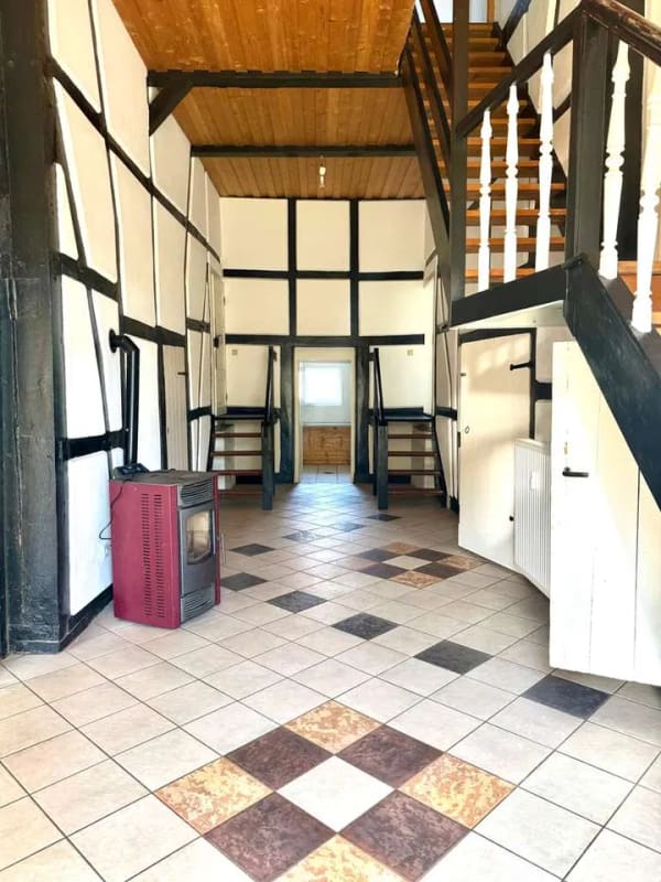 Immobilie in Bad Münder am Deister - Fachwerk-Bauernhaus, 200 m² Wohnfl. m. Einliegerwhg, modernisiert, kleiner Garten! - Bild 2