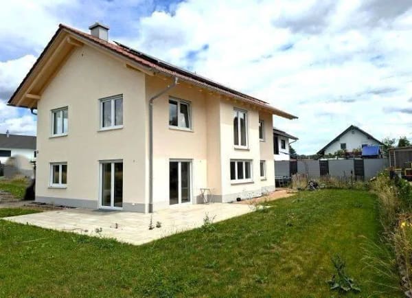 Immobilie in Pforzen - Modernes und bezugsfreies Einfamilienhaus mit Doppelgarage in 87666 Pforzen | Hier schlagen Familienherzen höher! - Bild 0
