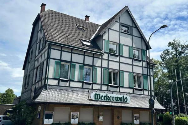 Immobilie in Heiligenhaus - Mehrfamilienhaus mit 4 Wohnungen und einer Gaststätte als Gewerbeeinheit! - Bild 0