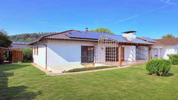 Immobilie in Winhöring - ... AIGNER – stilvoller Bungalow mit genehmigter Erweiterungsoption in gewachsenem Umfeld ... - Bild 0
