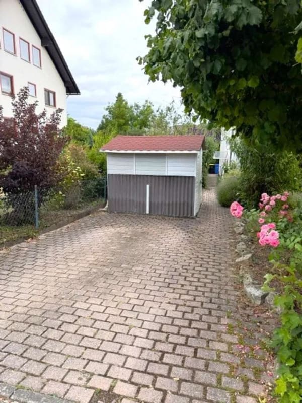 Immobilie in Butzbach - Gepflegtes Mehrfamilienhaus in ruhiger Lage als attraktive Anlage!! - Bild 2