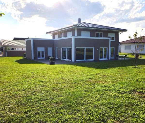 Immobilie in Orsingen-Nenzingen - Traumobjekt für Unternehmer & Familien - Haus inklusive Gewerbehalle - Bild 1