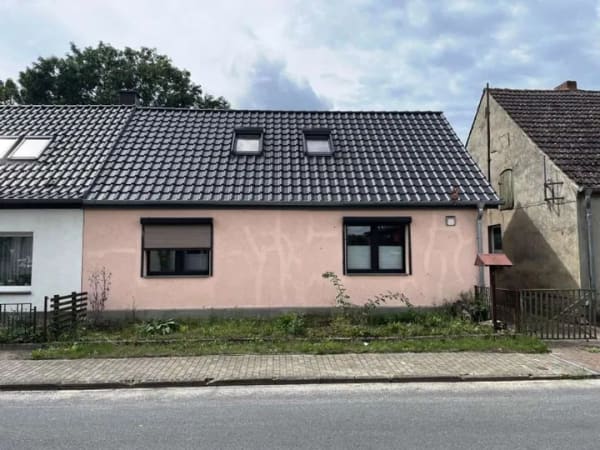 Immobilie in Siedenbollentin - Bezugsfrei - Haus in Siedenbollentin mit Garten und Doppelgarage - Bild 0