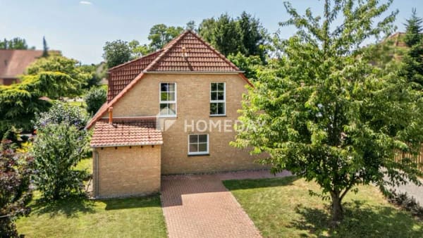 Immobilie in Algermissen - Familienidyll mit viel Platz - Gepflegtes EFH auf 635 m² Grundstück mit Sonnenterrasse - Bild 3