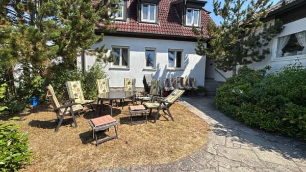 Immobilie in Marktsteft - Einfamilienhaus mit Einliegerwohnung, Anbau und großem Grundstück - Bild 2