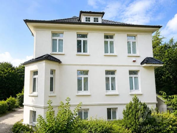 Immobilie in Kröpelin - Historische Villa nahe der Ostsee | 302 m² | 9 Zimmer | Kapitalanlage - Bild 1