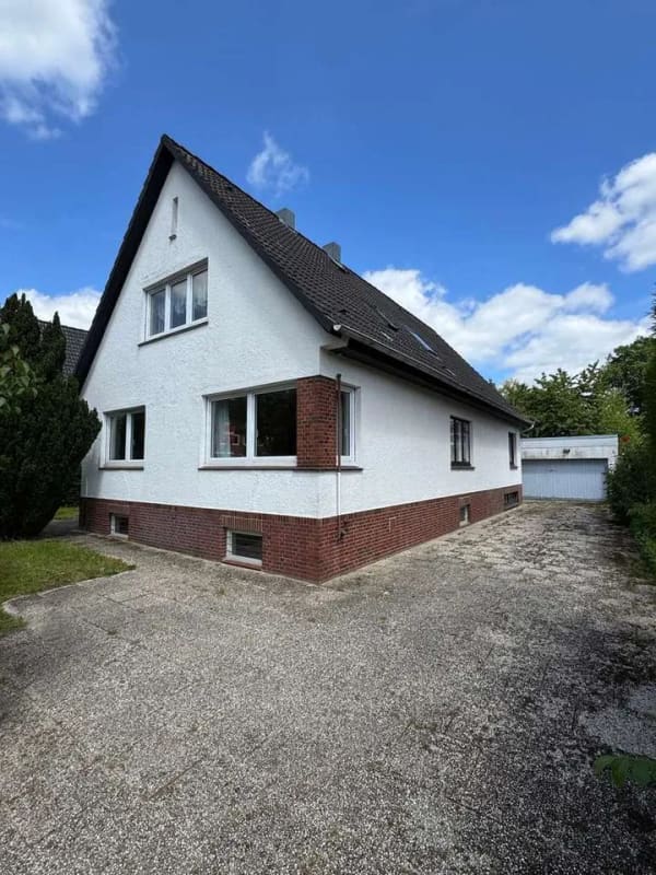 Immobilie in Großhansdorf - Einfamilienhaus mit außergewöhnlichem Entwicklungspotenzial in begehrter Wohnlage - Bild 1