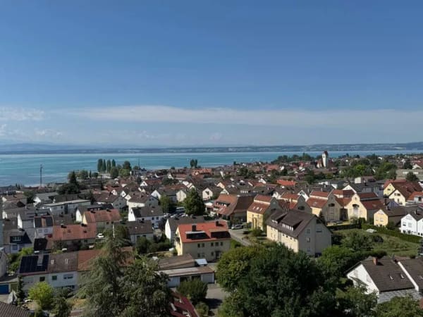 Immobilie in Immenstaad am Bodensee - 2-Zimmer-Wohnung mit schönem Seeblick, bezugsfrei und viel Potenzial - Bild 1