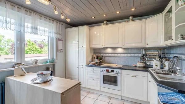 Immobilie in Hilzingen - Charmantes Reihenendhaus mit großzügigem Garten und Pool – Ihr Ruhepol in Weiterdingen - Bild 3