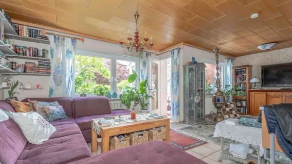 Immobilie in Hilzingen - Charmantes Reihenendhaus mit großzügigem Garten und Pool – Ihr Ruhepol in Weiterdingen - Bild 4