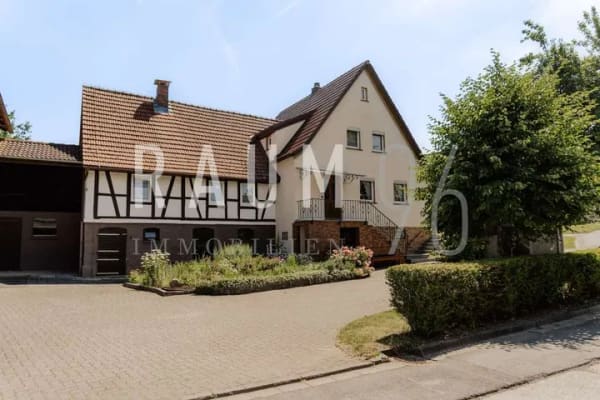 Immobilie in Bad Staffelstein - Historisches Hofanwesen mit zwei Scheunen, Charme und vielseitigen Nutzungsmöglichkeiten - Bild 0