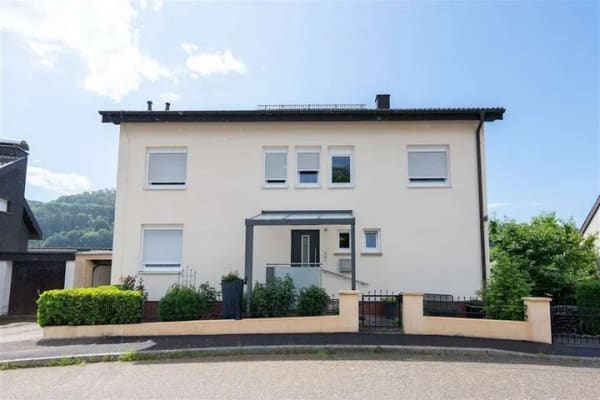 Immobilie in Aalen - Attraktives Mehrfamilienhaus in Hanglage – ideal für Eigennutzer und Kapitalanleger - Bild 0