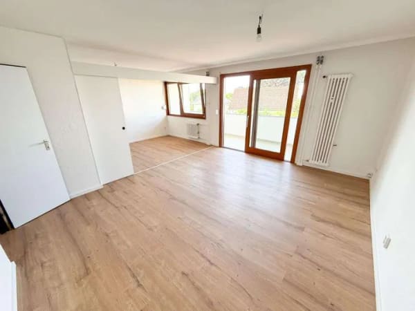 Immobilie in Schwalbach - Renovierte 3-Zimmer-Wohnung mit Balkon in Schwalbach! - Bild 1