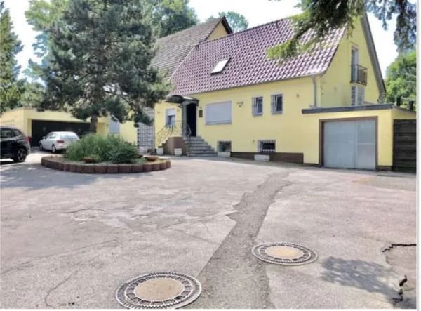 Immobilie in Langenfeld (Rheinland) - LANGENFELD - SCHÖNE GARTEN WOHNUNG (Haus) MIT EINFAHRT UND PKW STELLPLATZ - Bild 2