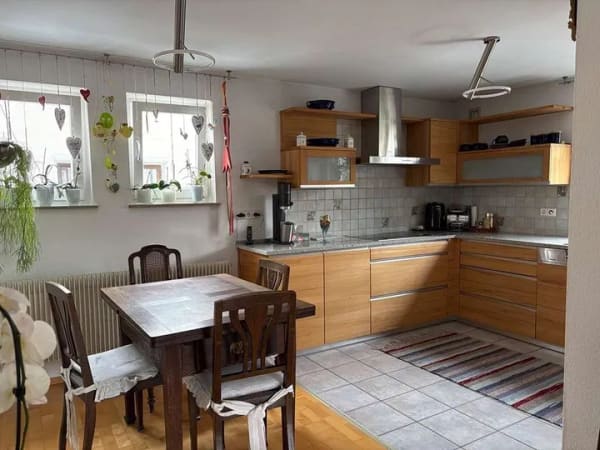 Immobilie in Pleidelsheim - Ihr neues Zuhause in ruhiger Lage: freistehendes 1-2 Familienhaus mit Garten, Garage u. Nebengebäude - Bild 1