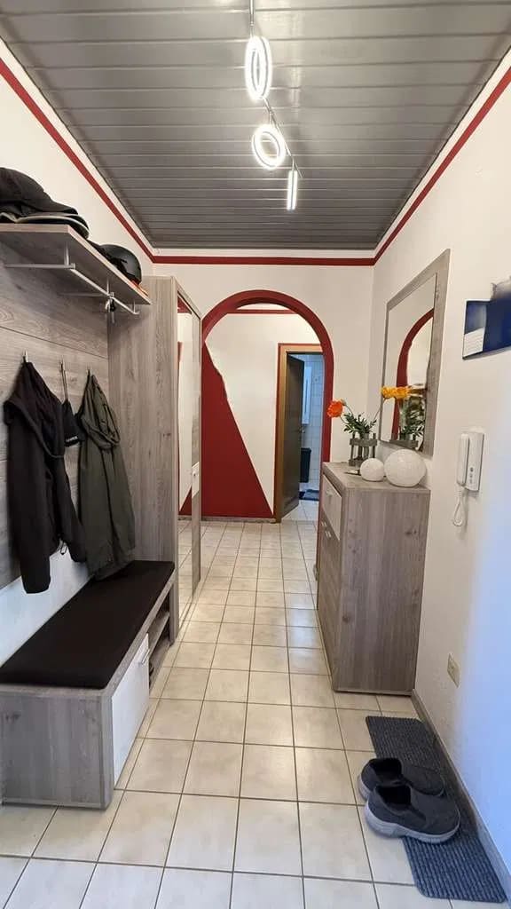 Immobilie in Klosterlechfeld - Top gepflegte 3-Zimmer-Wohnung im 1. OG mit Südbalkon & Blick ins Grüne, TG-Stellplatz inklusive - Bild 4