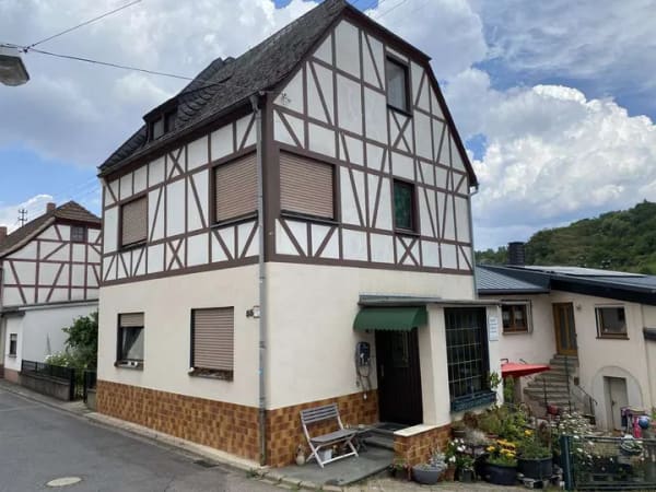 Immobilie in Lehmen - Klassisches kleines Einfamilien-Handwerkerhaus mit Anbau in Moselnähe und großem Innenhof - Bild 3