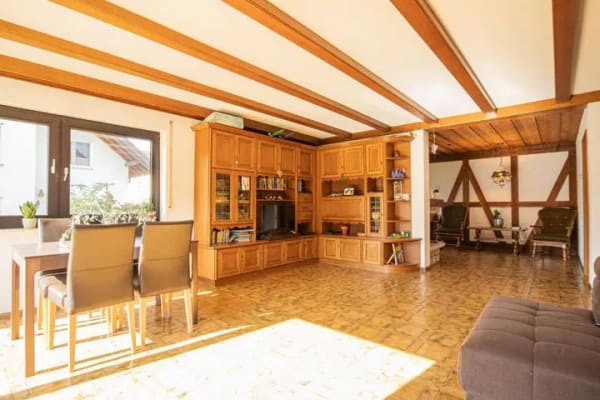 Immobilie in March - Einfamilienhaus mit Einliegerwohnung in schöner Wohnlage von Hugstetten - Bild 3