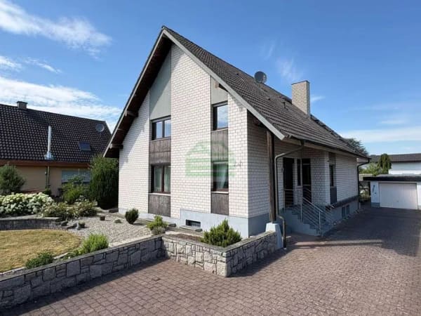 Immobilie in Rheinau - Wohnen mit Charakter – Einfamilienhaus mit außergewöhnlicher Architektur und Garten - Bild 0