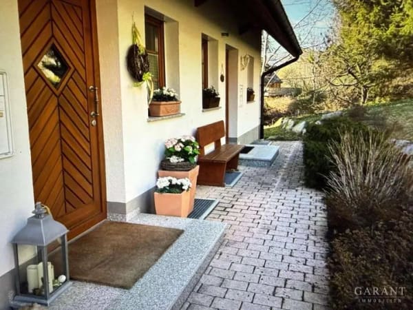 Immobilie in St. Blasien - Wohnen auf der Sonnenseite im Schwarzwald - Voll möblierte, einzugsbereite Maisonette-Wohnung  - Bild 1