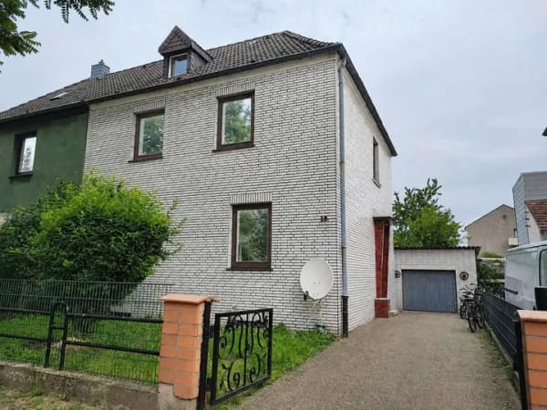 Immobilie in Kamp-Lintfort - Gestalten statt suchen – Doppelhaushälfte mit Entwicklungsmöglichkeiten - Bild 0