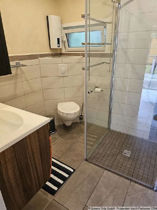 Immobilie in Teterow - DER SOMMERTRAUM IM LAND DER MECKLENBURGISCHEN SEENPLATTE - REETGEDECKTES HAUS AUF 220m² EIGENGRUND - Bild 1