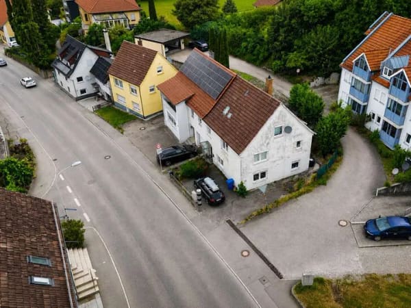 Immobilie in Ochsenhausen - Teilmodernisierte Doppelhaushälfte mit 149 m² Wohnfläche in Ochsenhausen - Bild 0