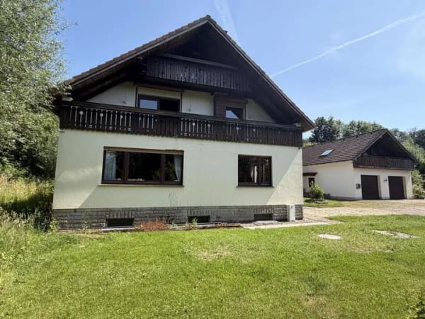 Immobilie in Extertal - Naturidylle in nahezu Alleinlage – Wohnhaus mit traumhaftem Weitblick in Extertal-Bremke - Bild 0