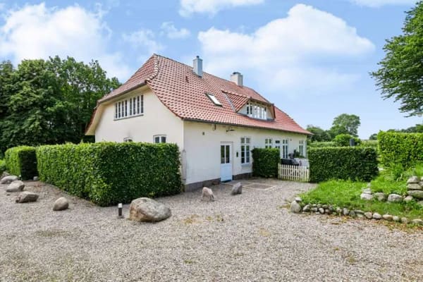 Immobilie in Osterby - Großzügige Dachgeschosswohnung in historischen Wohnhaus - Bild 1