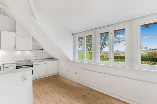 Immobilie in Osterby - Großzügige Dachgeschosswohnung in historischen Wohnhaus - Bild 3